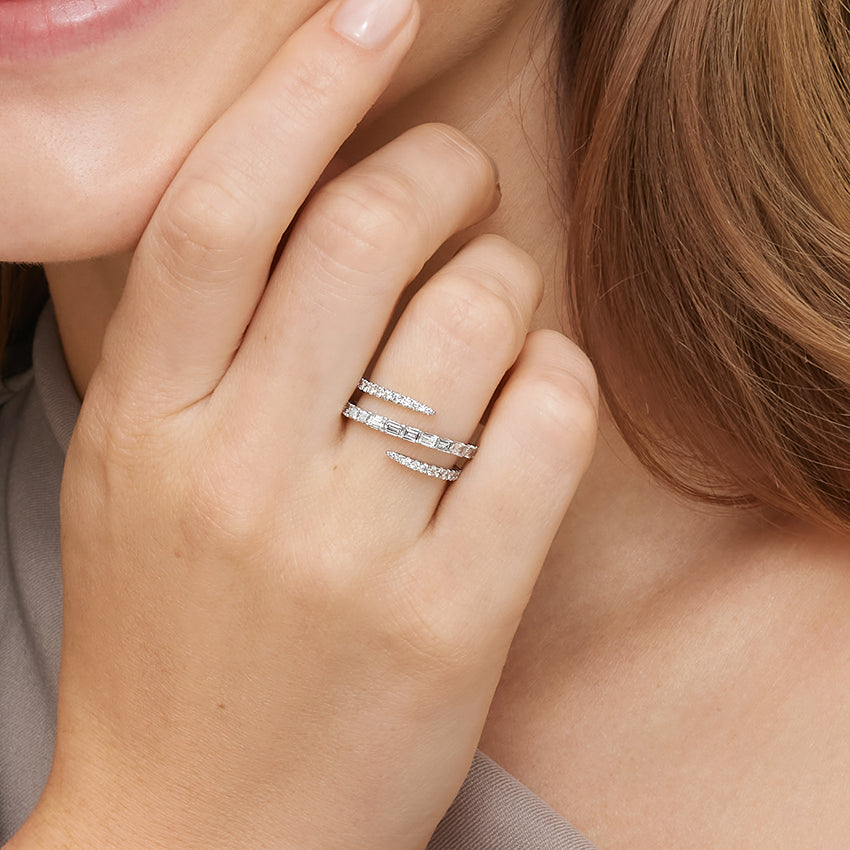 Sarmal 1,00 Karat Baget Kesim Laboratuvar Pırlanta Yüzük 18K - Bold Diamonds