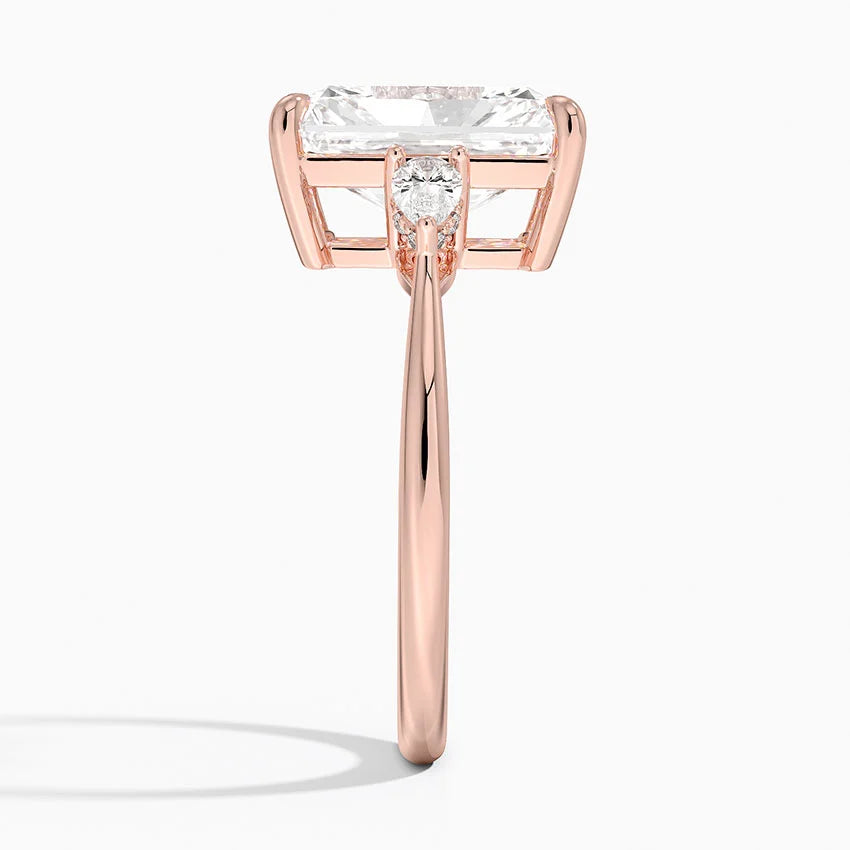 4.50 Karat Radiant Kesim Hidden Halo Tasarım Tektaş Laboratuvar Pırlanta Yüzük - Madrid