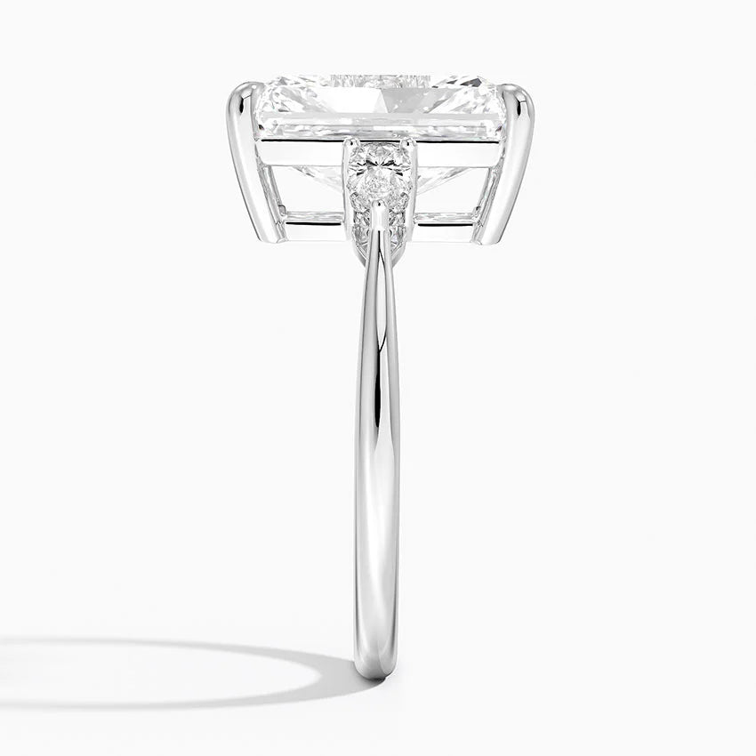 5.50 Karat Radiant Kesim Hidden Halo Tasarım Tektaş Laboratuvar Pırlanta Yüzük - Madrid