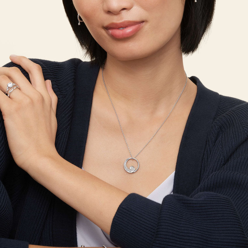 Dalgalı Model 0.50 karat Yuvarlak Kesim Laboratuvar Pırlanta Kolye 18K - Bold Diamonds