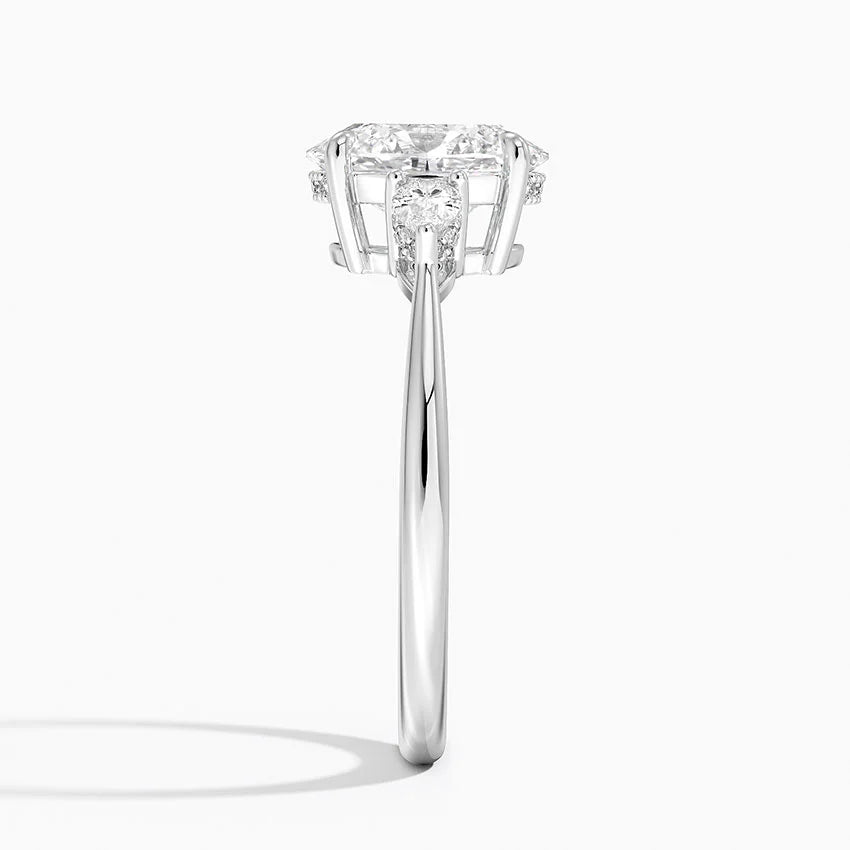 2.50 Karat Oval Kesim Hidden Halo Tasarım Tektaş Laboratuvar Pırlanta Yüzük - Madrid