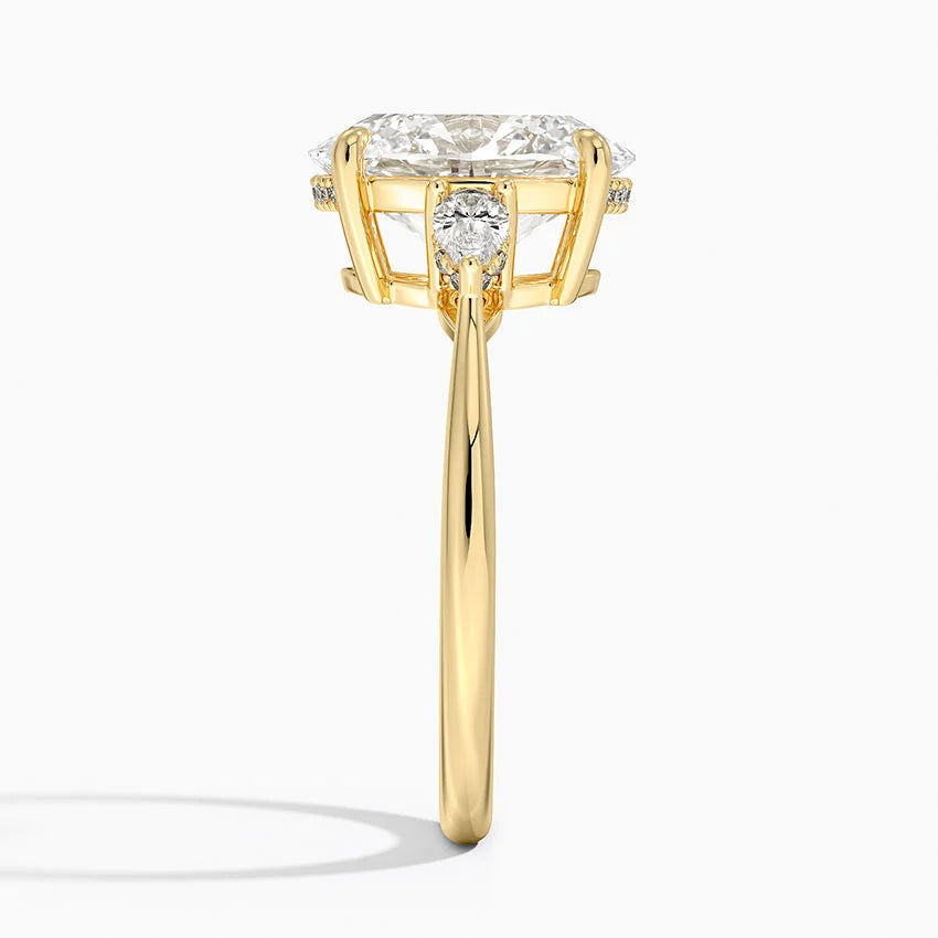 3.50 Karat Oval Kesim Hidden Halo Tasarım Tektaş Laboratuvar Pırlanta Yüzük - Madrid