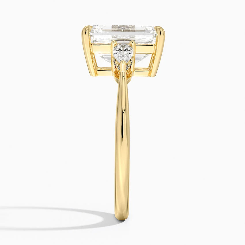 3.50 Karat Emerald Kesim Hidden Halo Tasarım Tektaş Laboratuvar Pırlanta Yüzük - Madrid