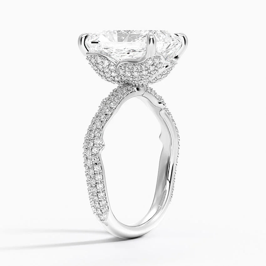4.75 Karat Radiant Kesim Hidden Halo Tasarım Tektaş Laboratuvar Pırlanta Yüzük - Sorrento
