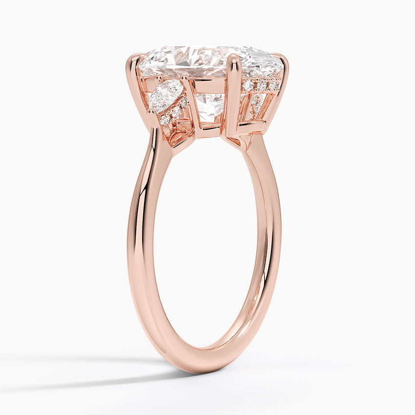 4.50 Karat Oval Kesim Hidden Halo Tasarım Tektaş Laboratuvar Pırlanta Yüzük - Madrid