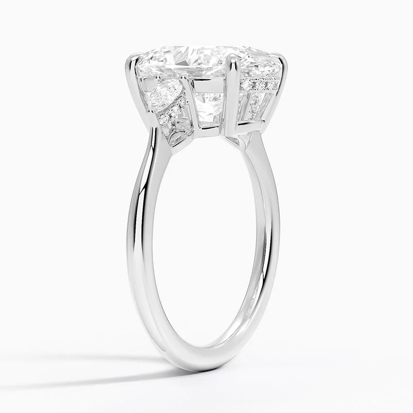 4.50 Karat Oval Kesim Hidden Halo Tasarım Tektaş Laboratuvar Pırlanta Yüzük - Madrid