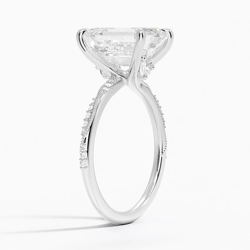 4.25 Karat Emerald Kesim Hidden Halo Tasarım Tektaş Laboratuvar Pırlanta Yüzük 18K  - Melora