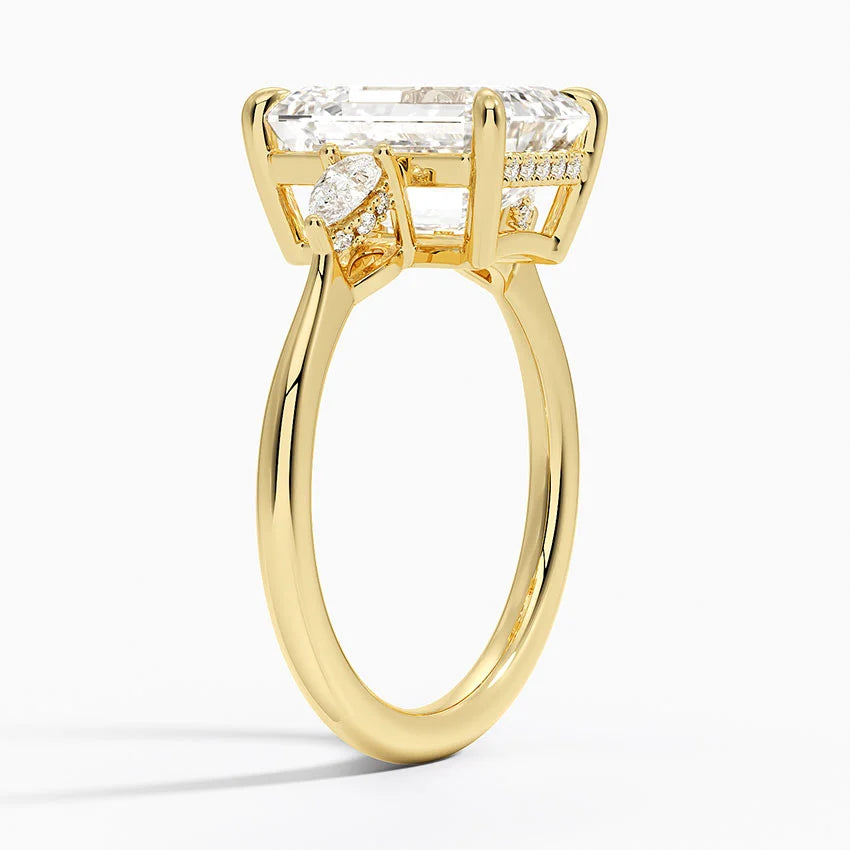 4.50 Karat Emerald Kesim Hidden Halo Tasarım Tektaş Laboratuvar Pırlanta Yüzük - Madrid