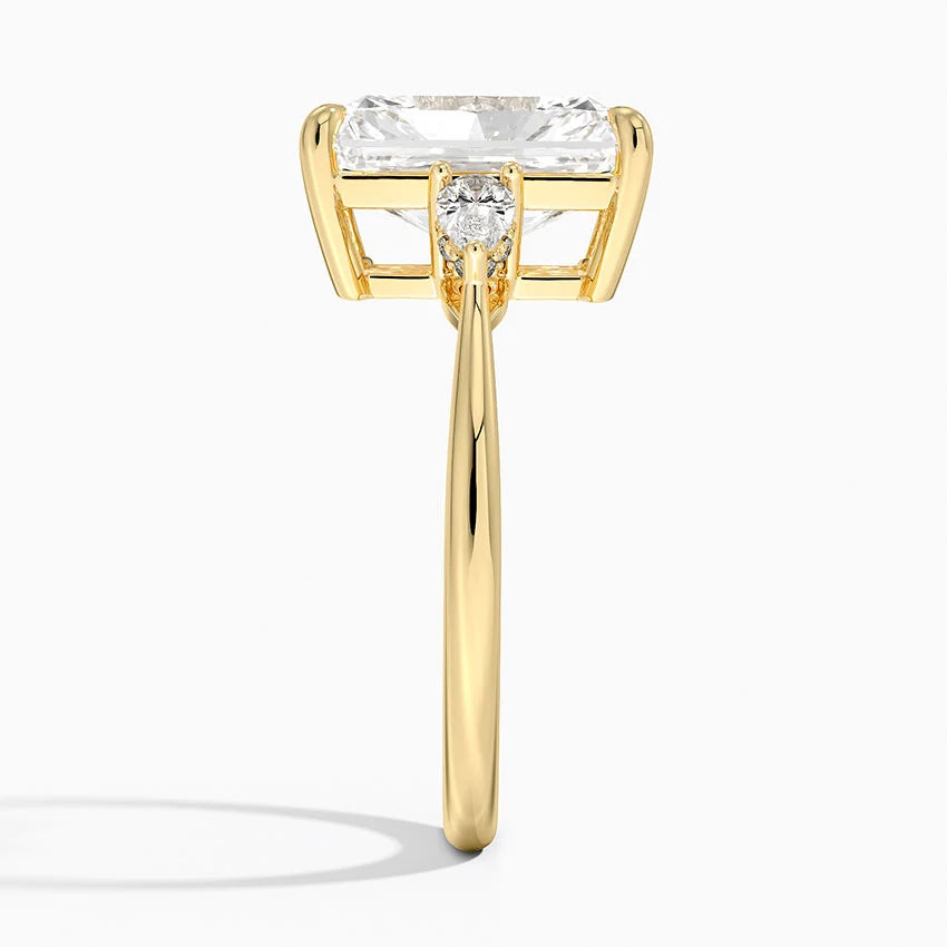 4.50 Karat Radiant Kesim Hidden Halo Tasarım Tektaş Laboratuvar Pırlanta Yüzük - Madrid