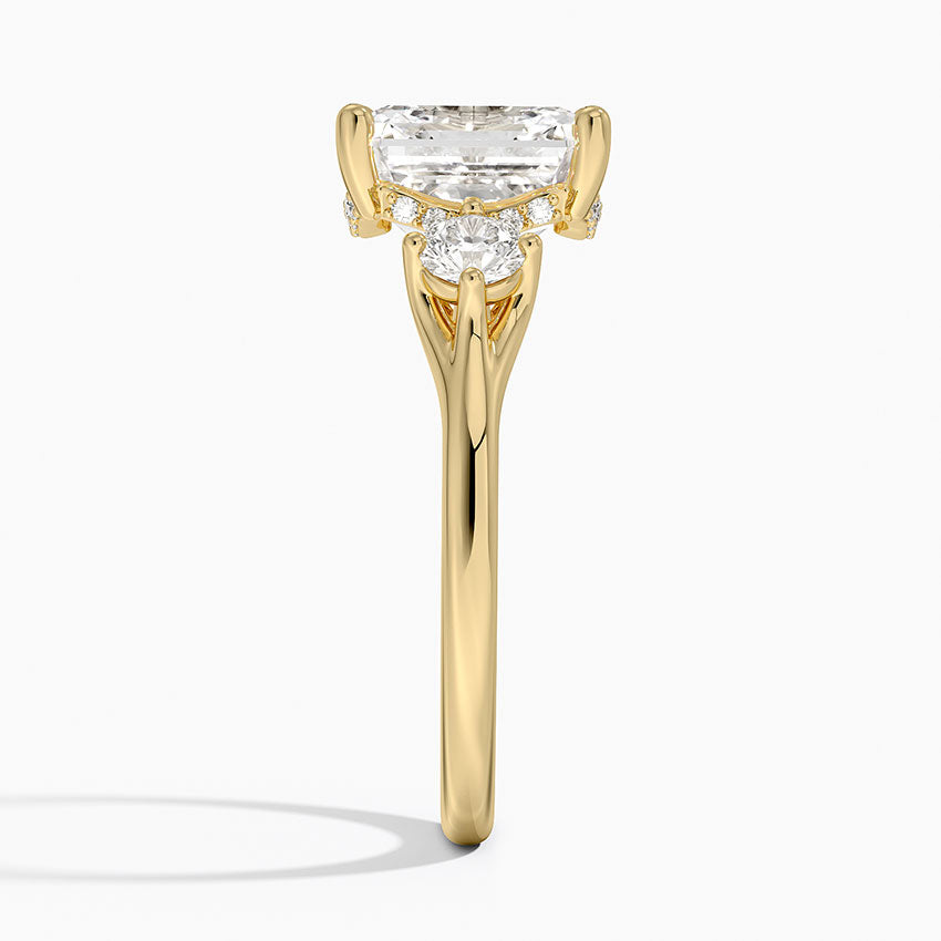 4.50 Asscher Kesim Hidden Halo Tasarım Tektaş Laboratuvar Pırlanta Yüzük 18K - Milora