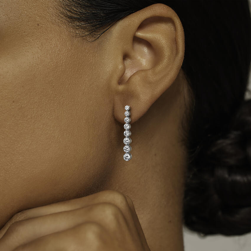 Kayan Yıldız Model 2.00 Karat Laboratuvar Pırlanta Küpe 18K - Bold Diamonds