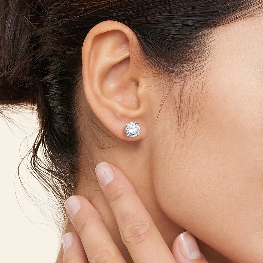 Yuvarlak Kesim Pençe Tırnak 3.00 Karat Laboratuvar Pırlanta Küpe 18K - Bold Diamonds