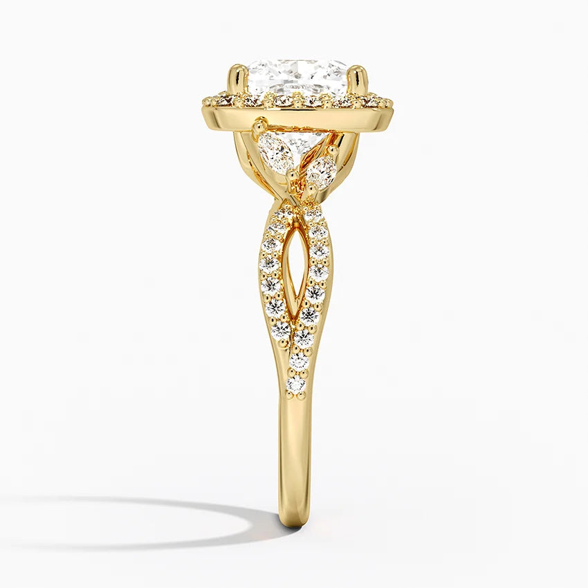 2.30 Karat Cushion Halo Tasarım Tektaş Laboratuvar Pırlanta Yüzük 18K -Coronae - Bold Diamonds